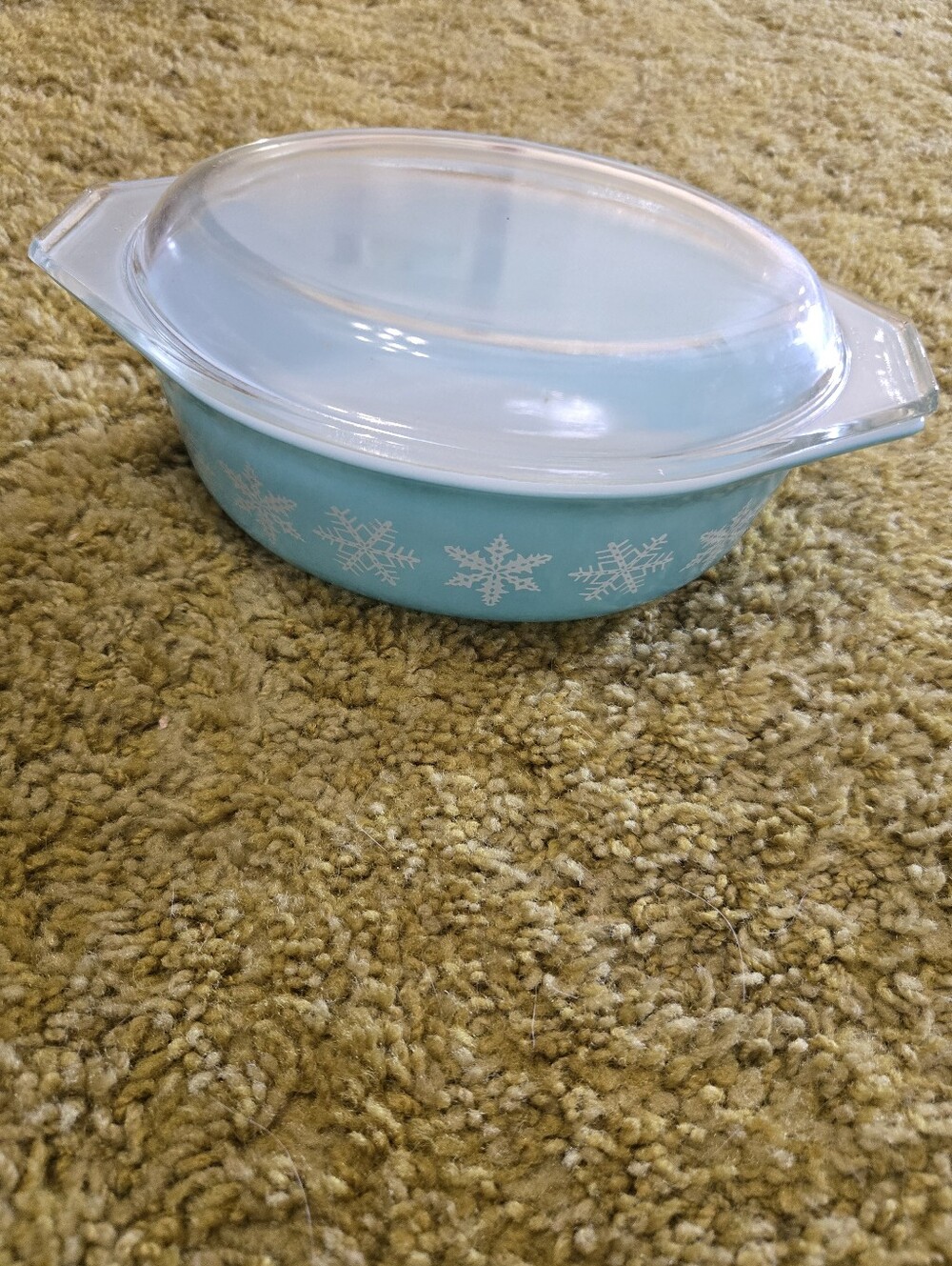 Vintage Pyrex Snowflake Covered Baking Dish with Clear Lid